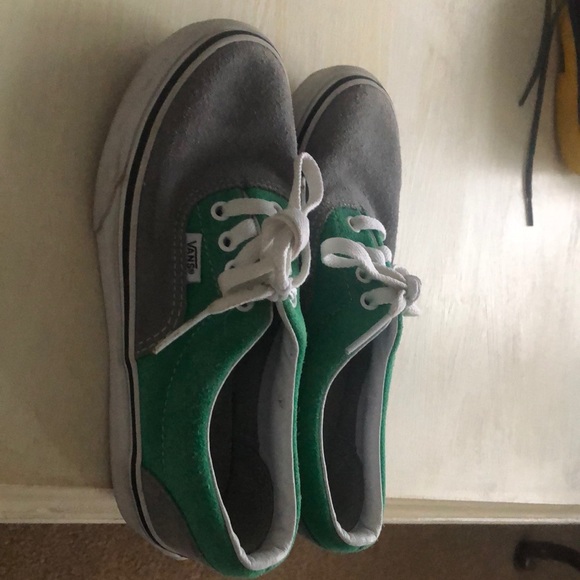 Size 1.5 boys suede vans shoes - Picture 2 of 2